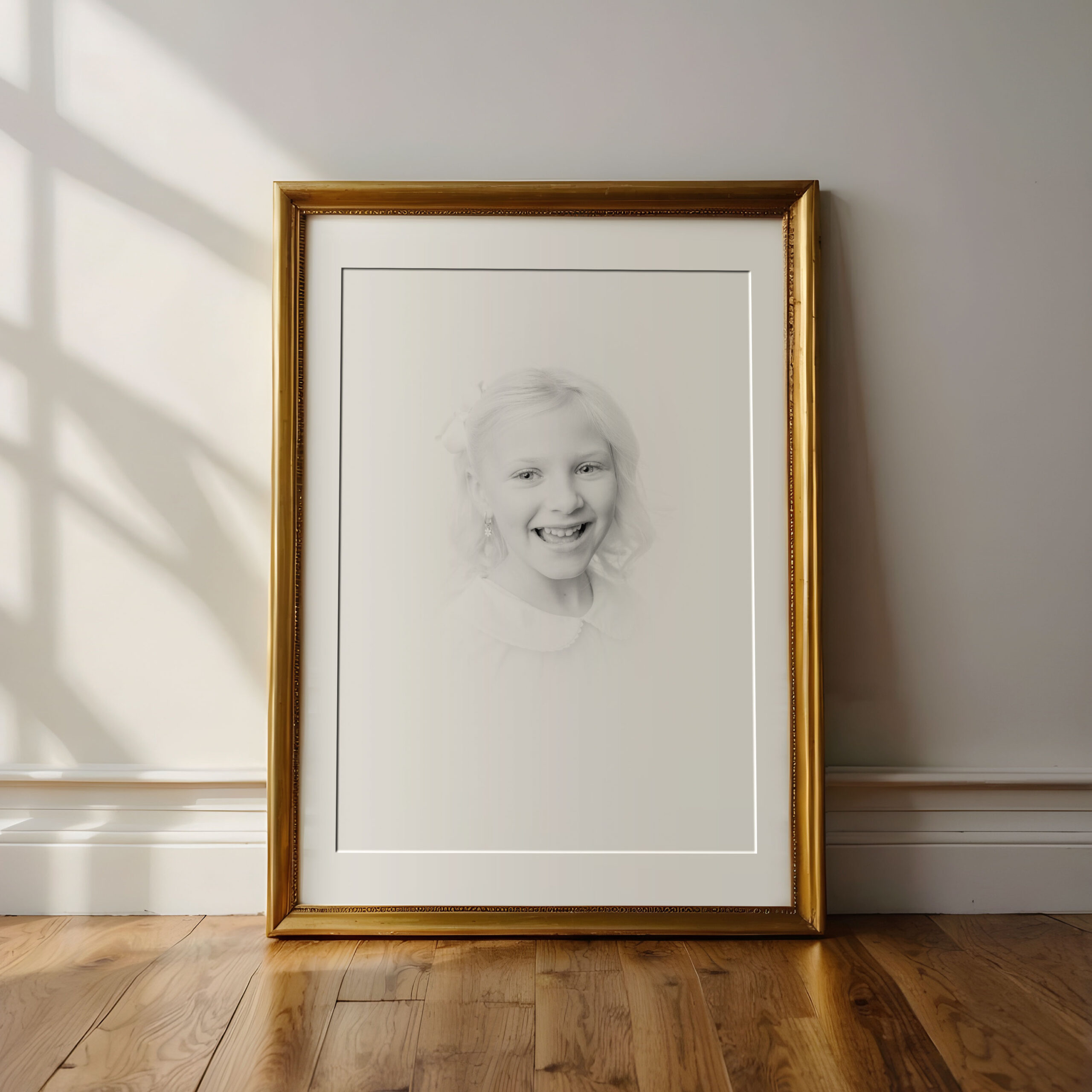 a picture of a girl in a frame